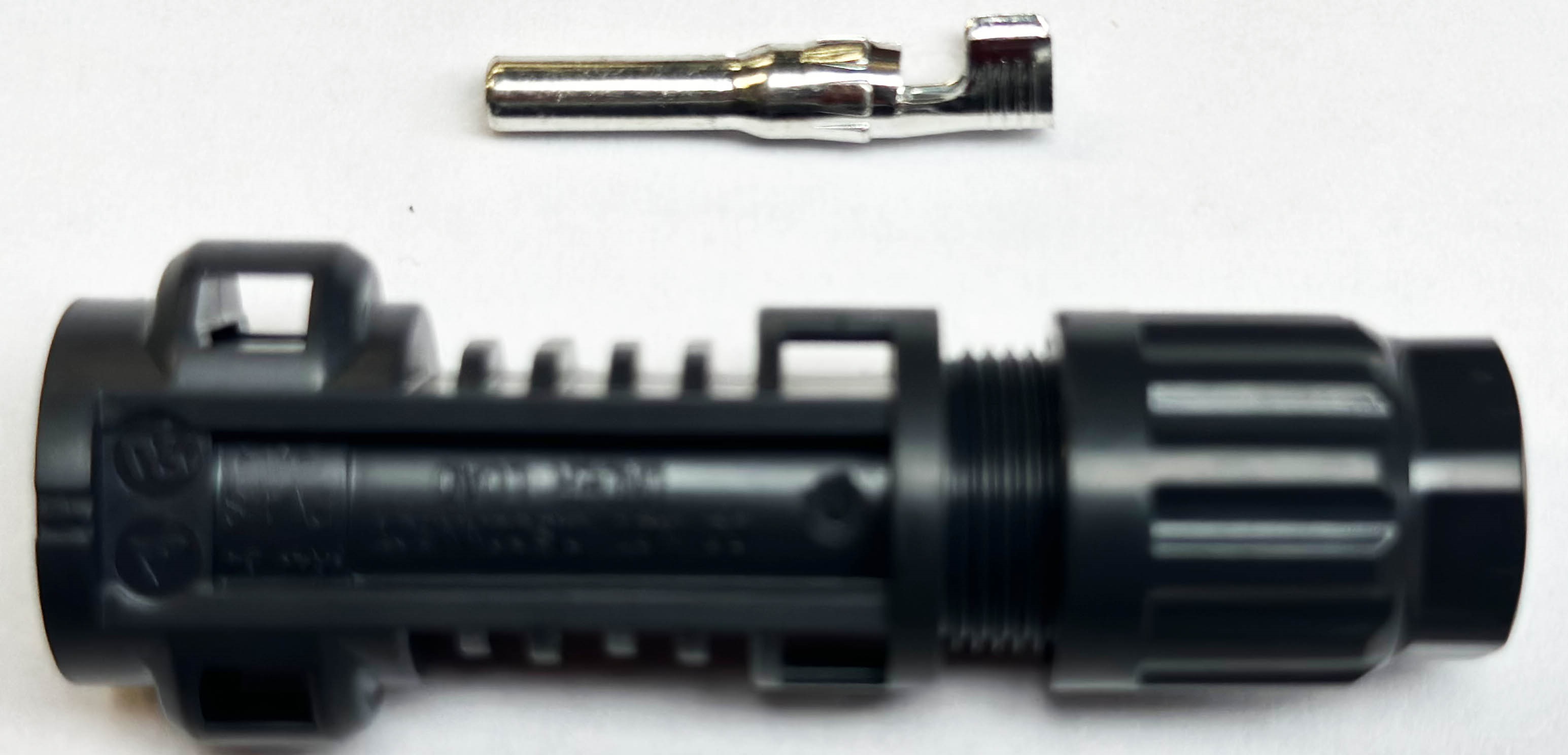 TE2270024-1
Solarstecker (male) für 4 - 6 mm²-Kabel
***Auch im Jahr 2025 Mwst. 0%***