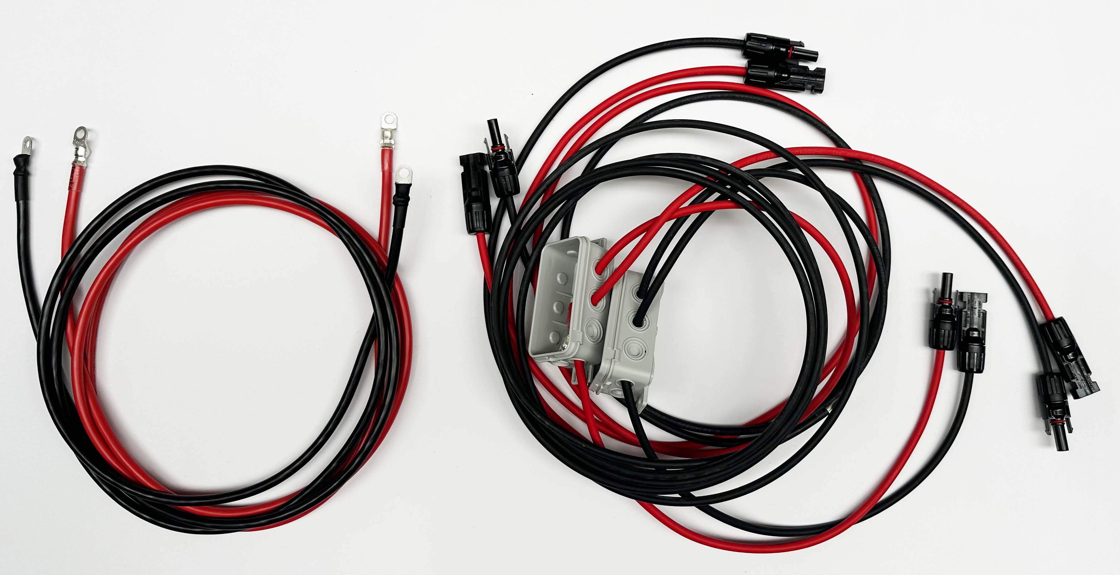 Komplettset, Solarkabel 3-String
Inhalt inkl. Steckverbinder (13091/91)
je 20 m Kabel rot und schwarz, 6,0 mm²
2 x Y-Block rot und schwarz (13093)
1 x Akkuanschluss 2 m,  rt/sw mit M6 Ring
und Batterieschalter (13103)
***Auch im Jahr 2025 Mwst. 0%**