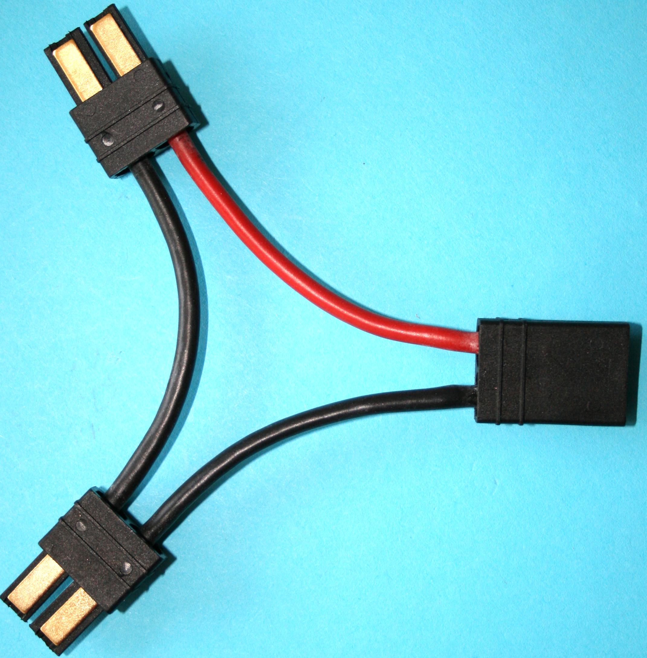 TRX-Y-Kabel (2 Akkus in Reihe), 7 cm |
2,50 mm², Silikonlitze, verpackt
