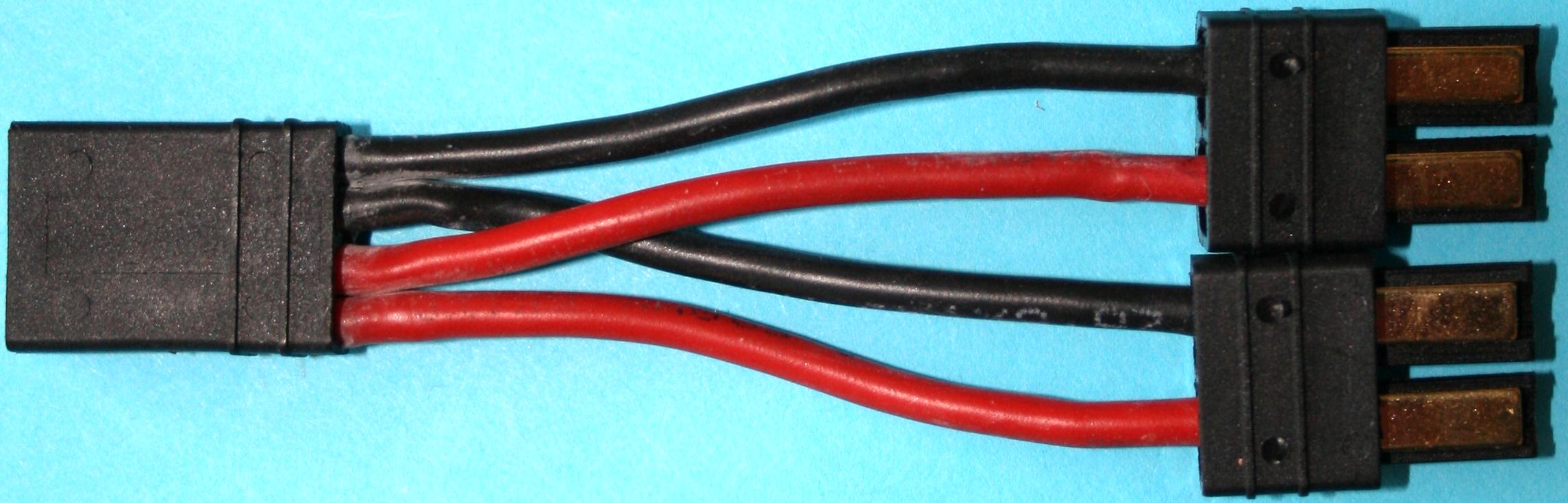 TRX-T-Kabel (2 Akkus parallel), 7 cm |
2,50 mm², Silikonlitze, verpackt