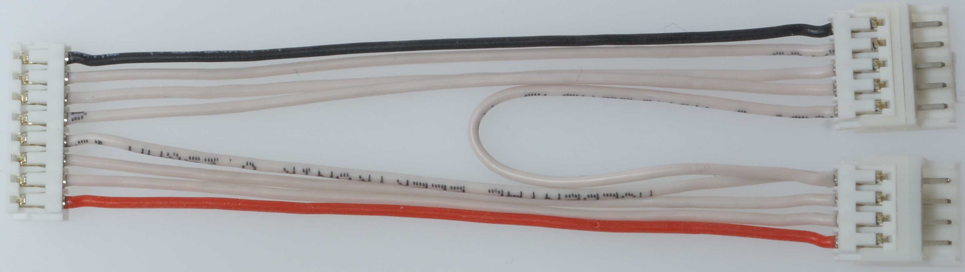 Balancer-Adapterkabel, 8-polig EH- |
Buchse auf 4-poligen und 5-poligen
EH-Stecker, 8 x 0,25 mm², Silikon, 10 cm,
verpackt, 1 x 3- und 1 x 4-Zeller-EH-Akku
auf 7S-EH
- Made in Germany -