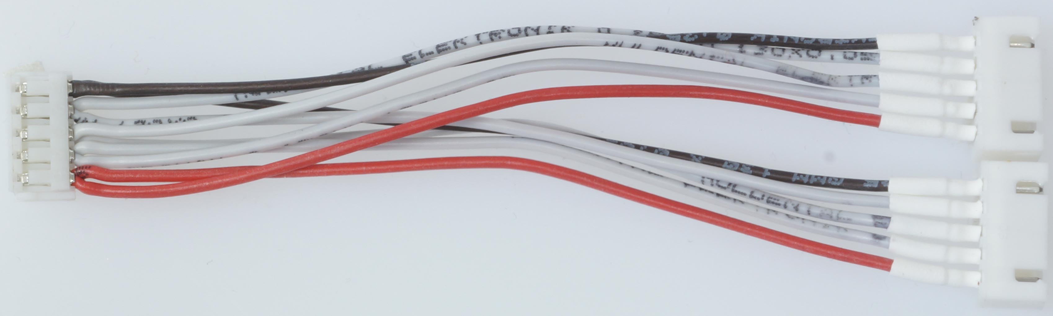 Balancer-Adapterkabel |
2 x 5-pol. XH-Stecker auf 5-pol. EH-Buchse, 
5 x 0,25 mm², Silikon, 10 cm, verpackt, 
2 x 4-Zeller XH-Akku parallel auf 4S-EH 
- Made in Germany -

