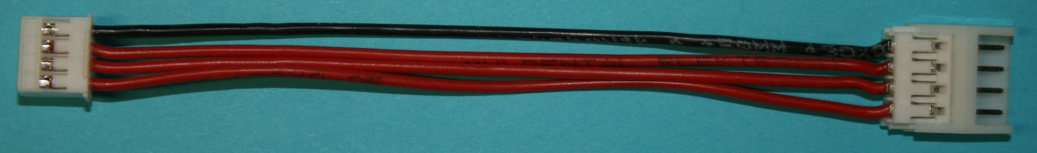 Balancer-Adapterkabel |
FTP-Buchse auf EH-Stecker, 
4 x 0,25 mm², Silikon, 10 cm, verpackt, 
für 2- bis 3-Zeller, 
- Made in Germany -
