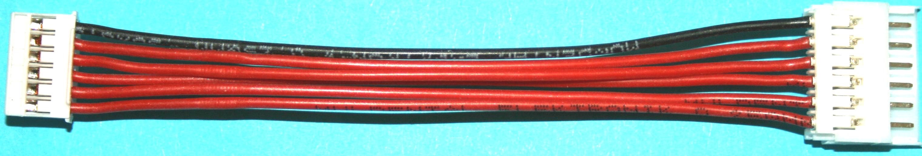 Balancer-Adapterkabel |
FTP-Buchse auf EH-Stecker, 
6 x 0,25 mm², Silikon, 10 cm, verpackt, 
für 4- bis 5-Zeller, 
- Made in Germany -