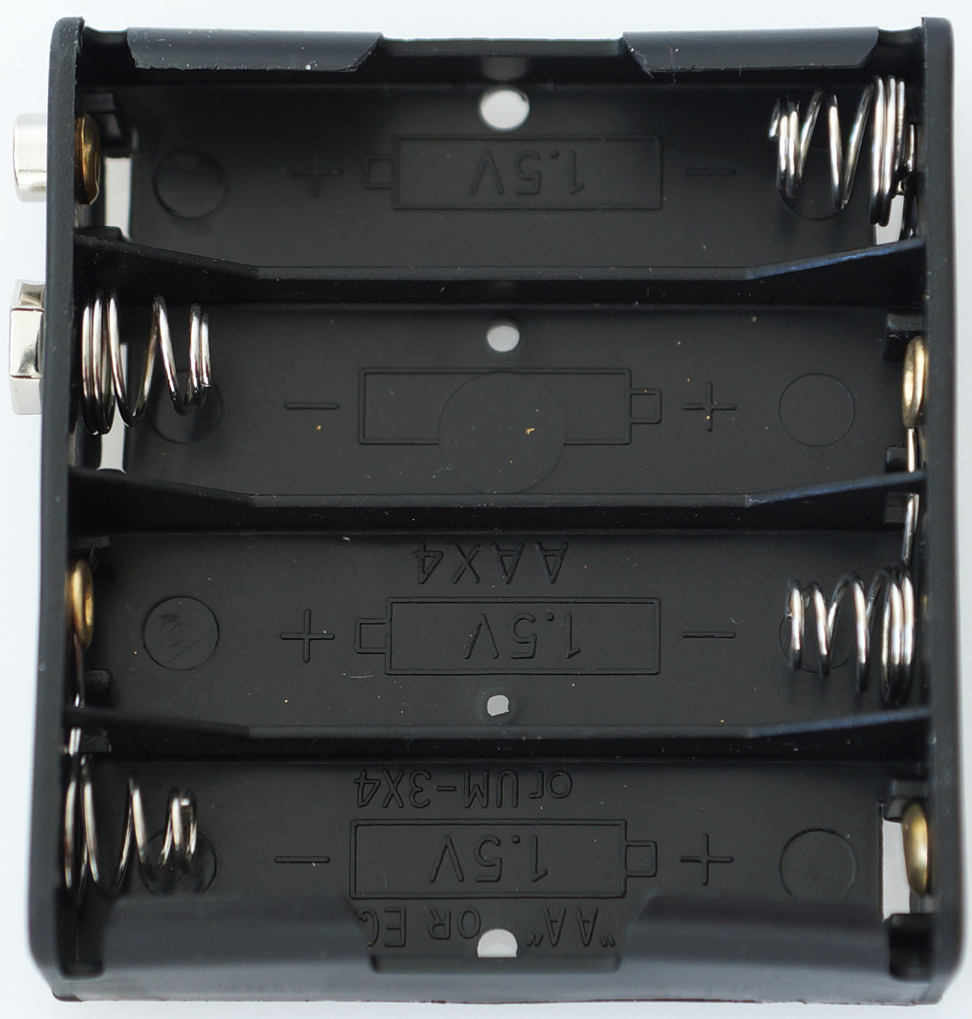 Batteriebox 4 x Mignon |
mit Druckknopfanschluss, 
4 x nebeneinander, verpackt