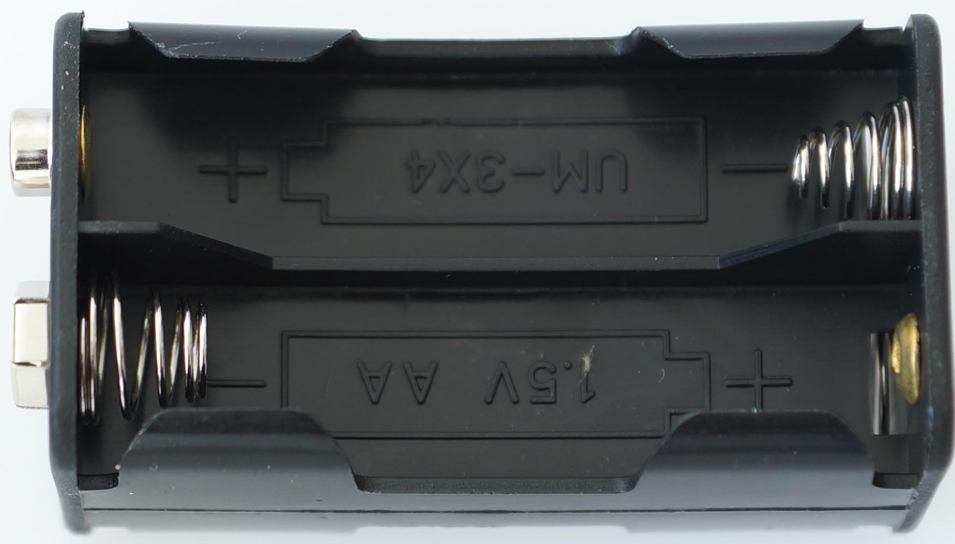 Batteriebox 4 x Mignon |
mit Druckknopfanschluss, Würfel, verpackt