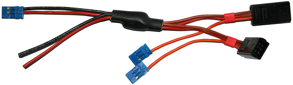 Direktstromversorgungskabel Futaba |
0,5 mm², Silikon, 15 cm, Blisterpack, 
für 4 Servos, 2 Kanal - Y-Hochleistungsblocks
BLUE-LINE-SILIKON - Made in Germany -