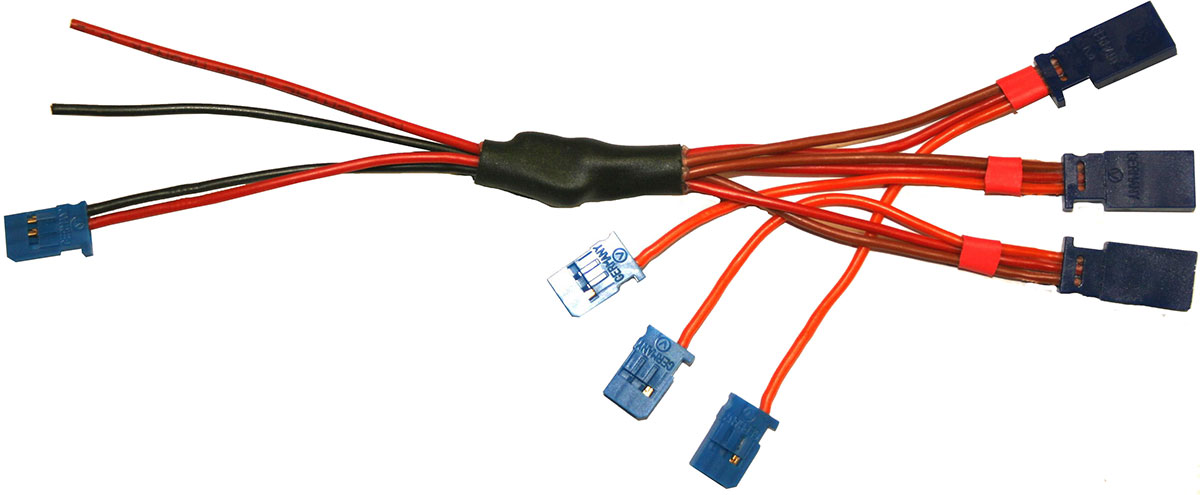 Direktstromversorgungskabel Futaba |
0,5 mm², Silikon, 15 cm, Blisterpack,  
für 3 Servos, 3 Kanal, 
BLUE-LINE-SILIKON - Made in Germany -