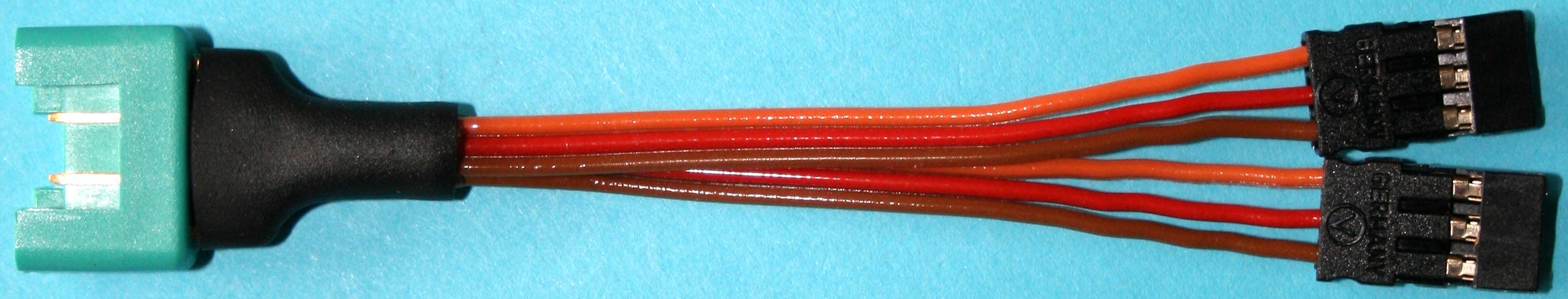 Flächengegenverbindung (Rumpf) |
PVC, 3 x 0,25 mm², mit Hochstromstecker,
10 cm, auf 2 x JR Anschlusskabel, lose
- Made In Germany -
