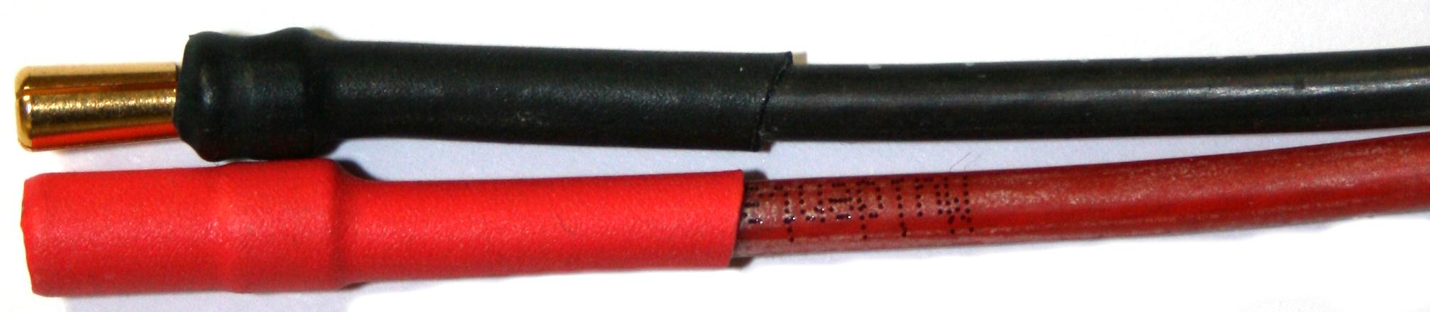 Akkugegenkabel mit 3,5 mm geschlitztem |
Goldsteckverbinder, 2,5 mm², Silikonlitze, 
30 cm, lose, GEHÄRTETE KONTAKTE!
- Made in Germany -