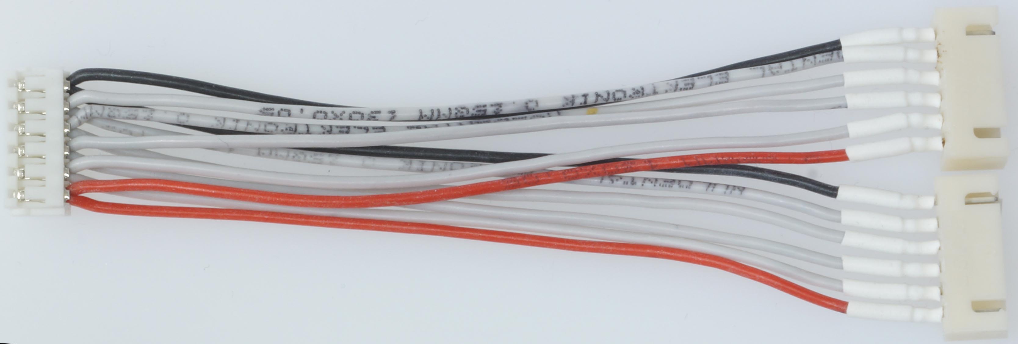 Balancer-Adapterkabel |
2 x 6-pol. XH-Stecker auf 6-pol. EH-Buchse, 
6 x 0,25 mm², Silikon, 10 cm, lose, 
2 x 5-Zeller XH-Akku parallel auf 5S-EH 
- Made in Germany -