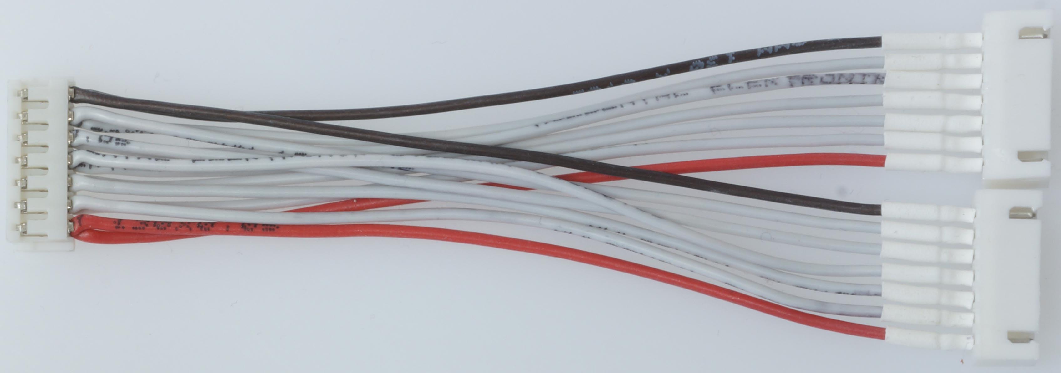 Balancer-Adapterkabel |
2 x 7-pol. XH-Stecker auf 7-pol. EH-Buchse, 
7 x 0,25 mm², Silikon, 10 cm, lose, 
2 x 6-Zeller XH-Akku parallel auf 6S-EH 
- Made in Germany -
